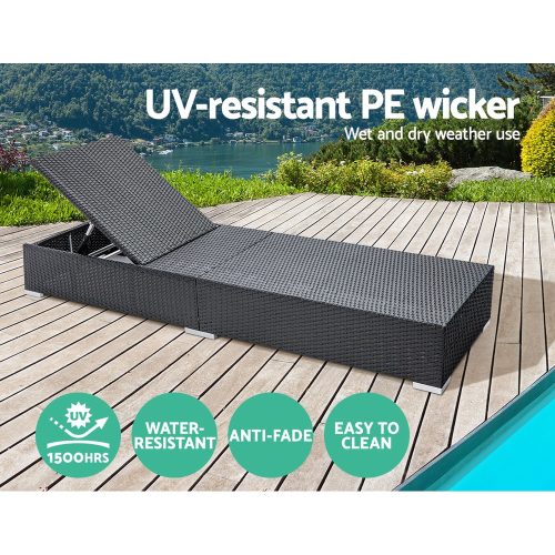 Comfortable outdoor day bed
