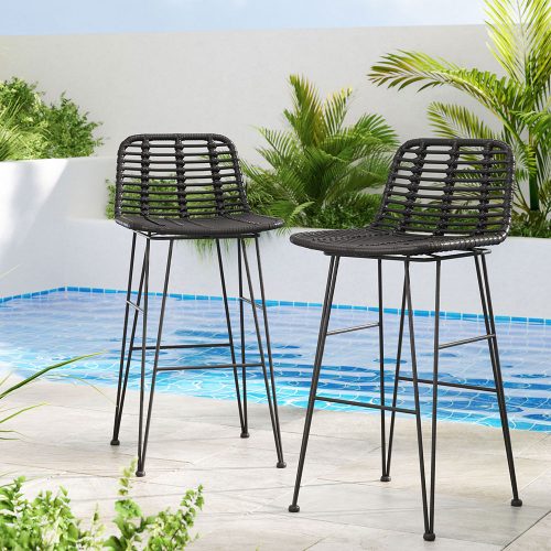 Outdoor dining stools